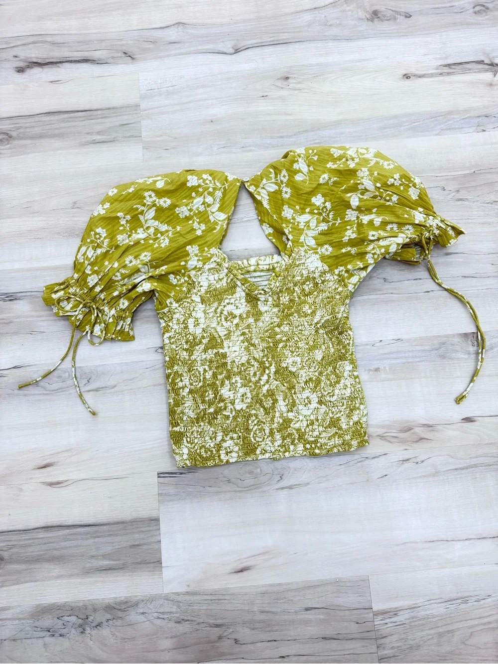 Anthropologie seersucker Smocked puff sleeve Crop Top NWT Sz XS
